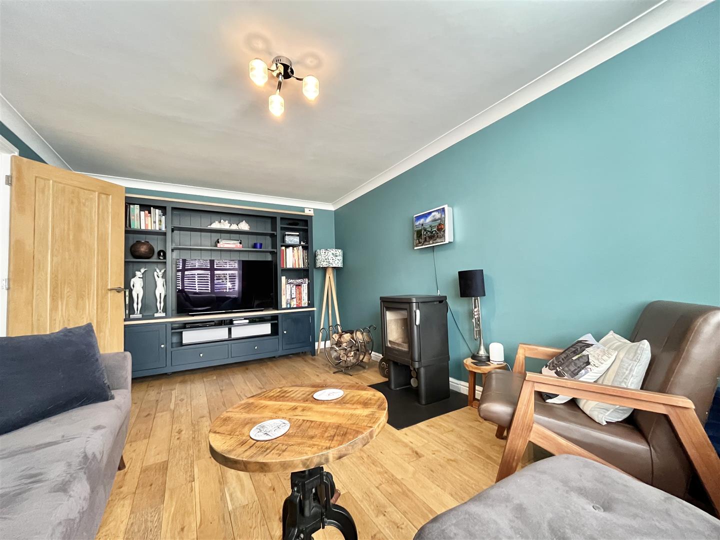 5 bed property in Oliver Close, Hastings